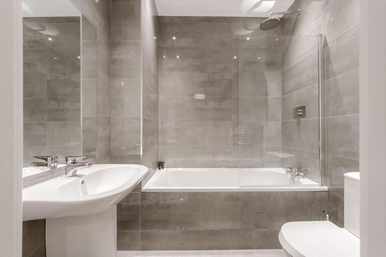 סאטון Roomspace Serviced Apartments - Nouvelle House מראה חיצוני תמונה