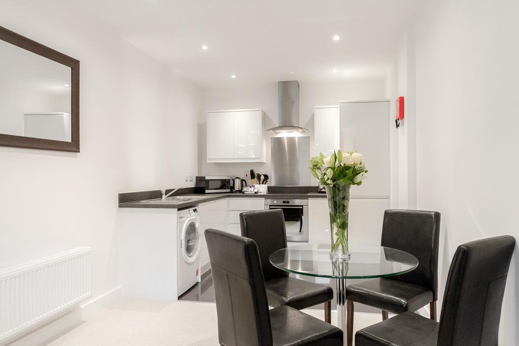 סאטון Roomspace Serviced Apartments - Nouvelle House מראה חיצוני תמונה
