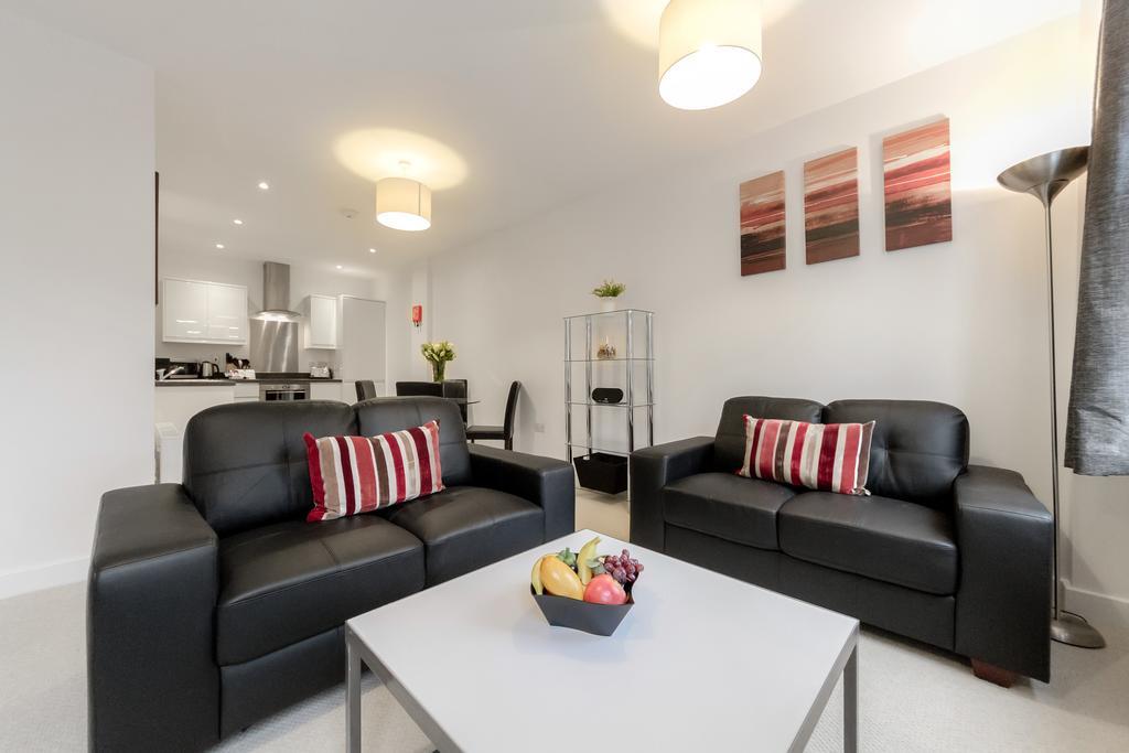 סאטון Roomspace Serviced Apartments - Nouvelle House מראה חיצוני תמונה